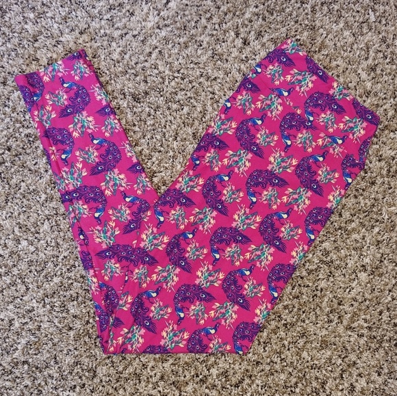LuLaRoe Pants - Lularoe "TALL & CURVY" Peacock print leggings
